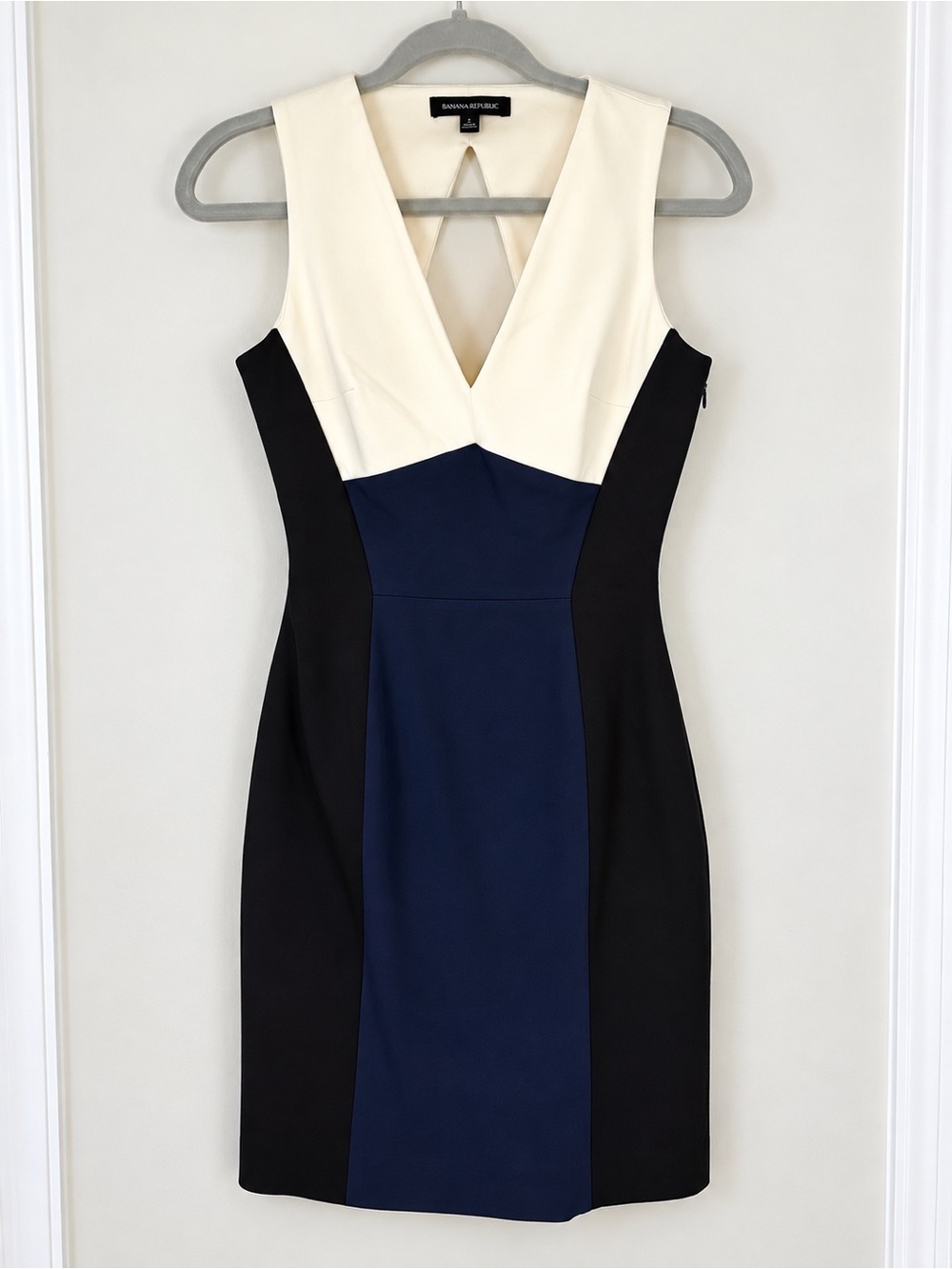Banana Republic Sloan Colorblock V-Neck Sheath Dress Navy Black Ivory Size 2